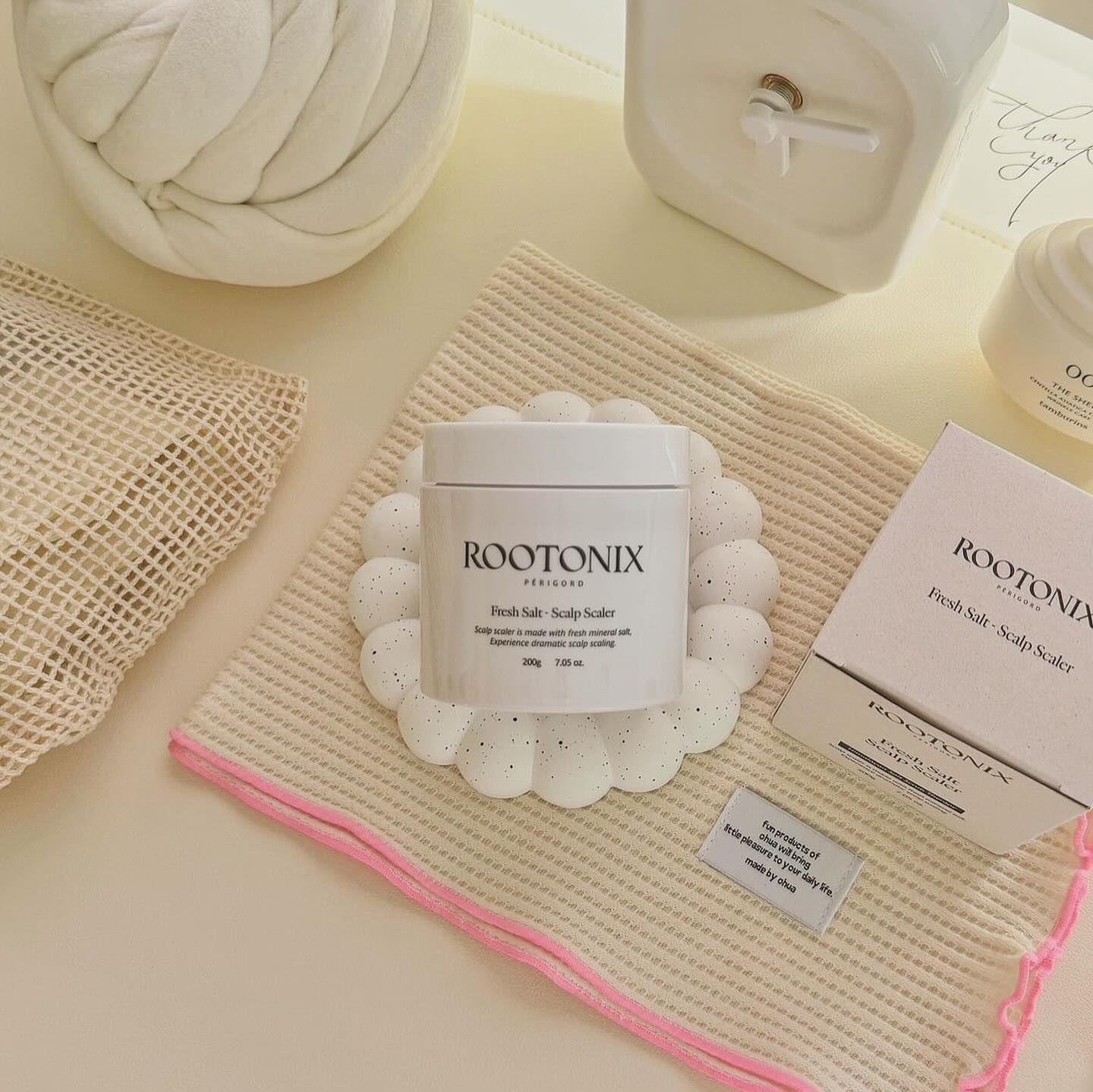 Tẩy Tế Bào Chết Da Đầu Muối Hồng Himalaya Rootonix Scalp Scaling & Cooling Scrub 200ml