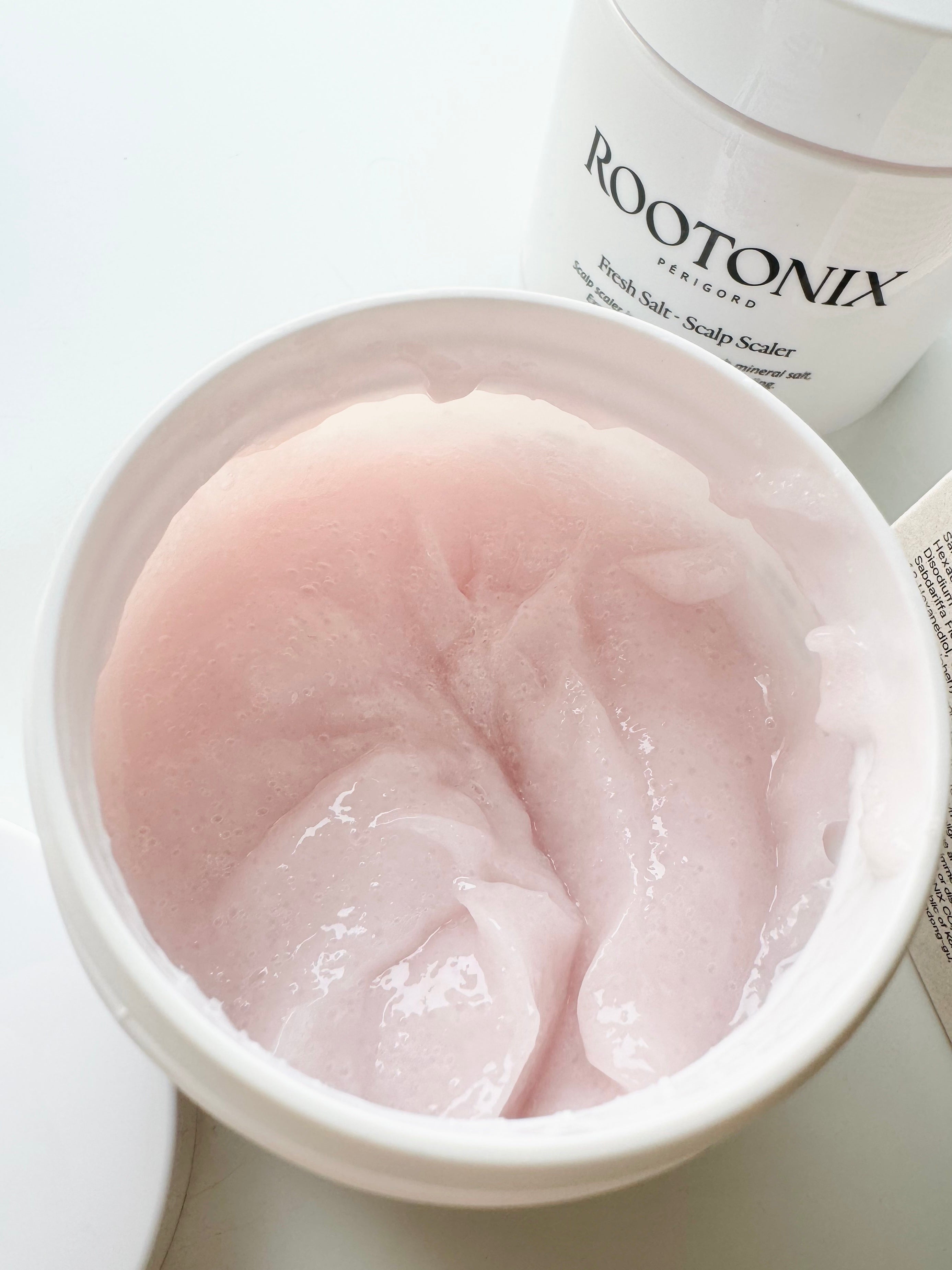 Tẩy Tế Bào Chết Da Đầu Muối Hồng Himalaya Rootonix Scalp Scaling & Cooling Scrub 200ml