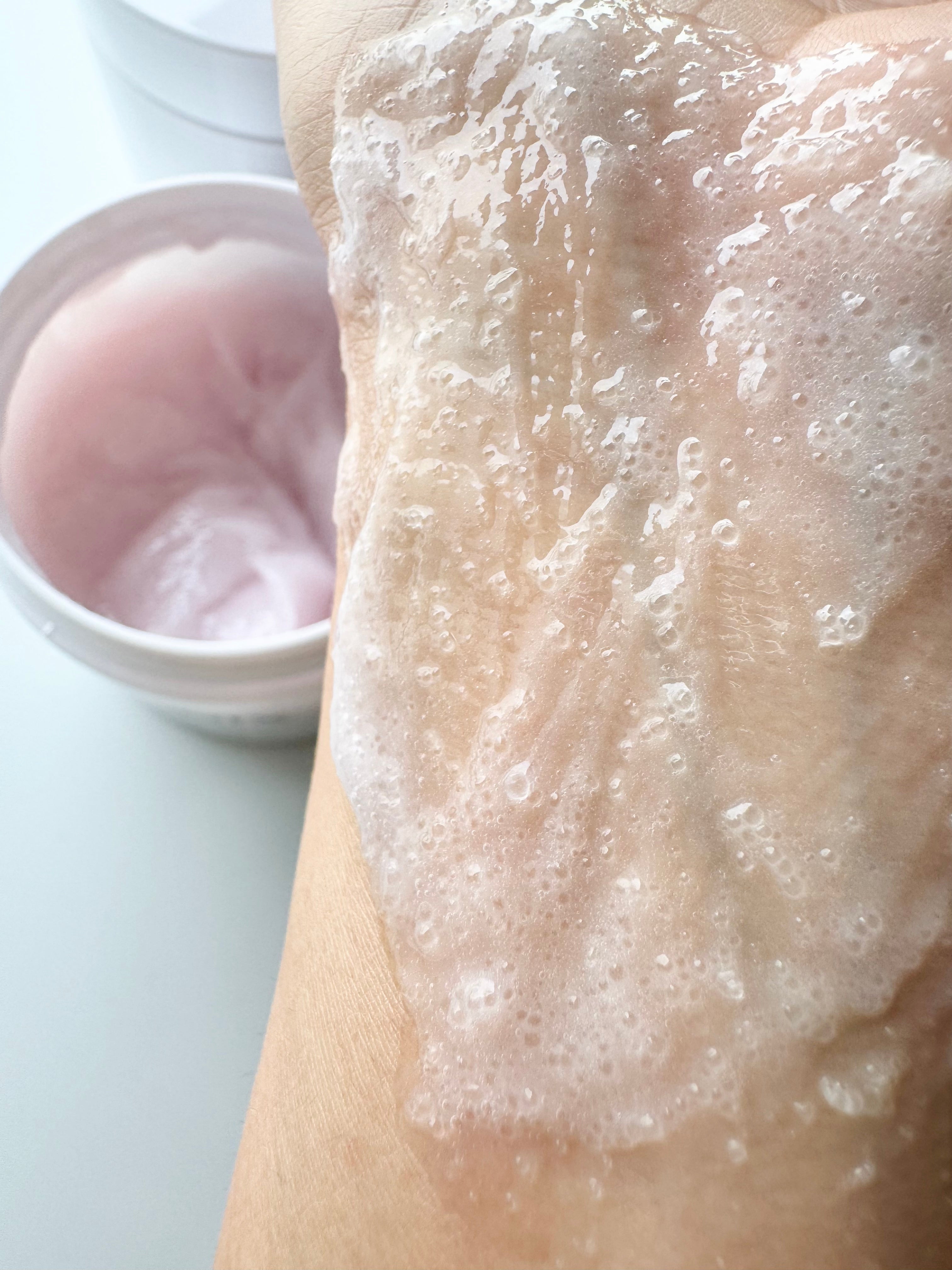 Tẩy Tế Bào Chết Da Đầu Muối Hồng Himalaya Rootonix Scalp Scaling & Cooling Scrub 200ml